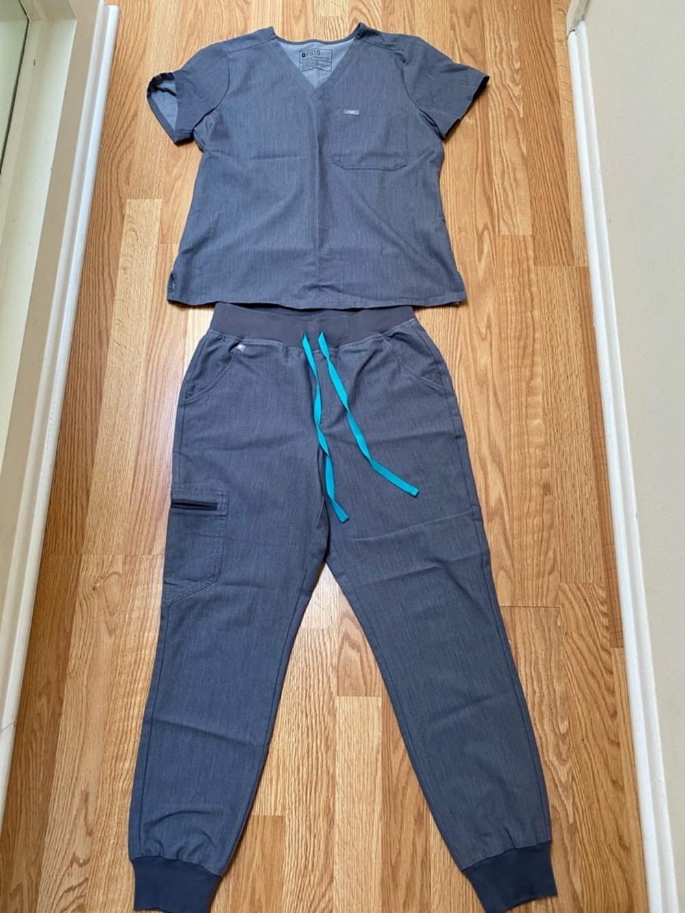 Figs graffiti Grey Scrub Set with Teal Drawstring, Catarina and Zamora S/P
